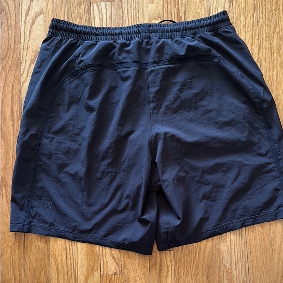 Lululemon sz XL Pace Breaker Out Of Mind Liner 9" Black Shorts great condition - Picture 5 of 13